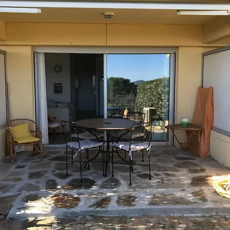 Peaceful Retreat With Stunning Sea View Private Terrace & Garden Lägenhet