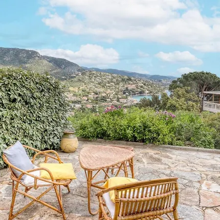 Peaceful Retreat With Stunning Sea View Private Terrace & Garden Lägenhet Le Lavandou