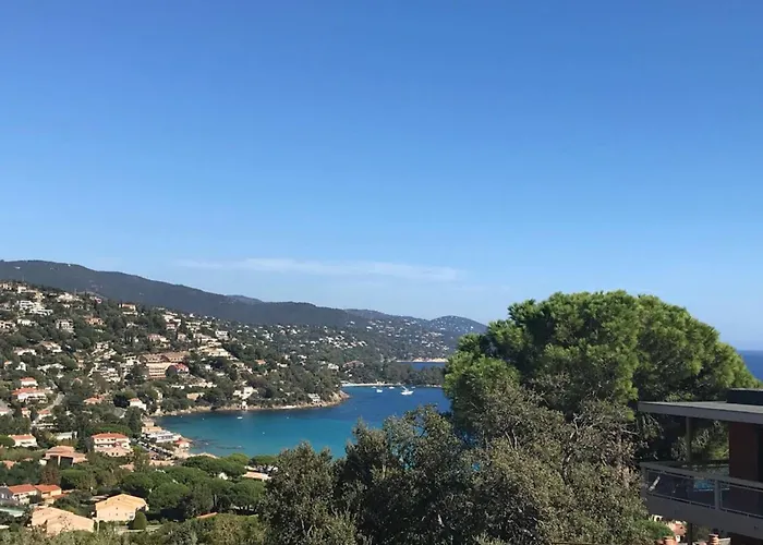 Peaceful Retreat With Stunning Sea View Private Terrace & Garden * Le Lavandou