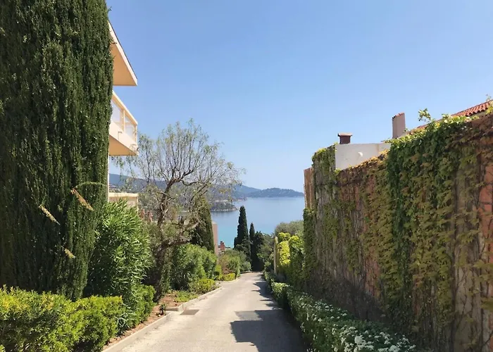 Peaceful Retreat With Stunning Sea View Private Terrace & Garden Lägenhet Le Lavandou