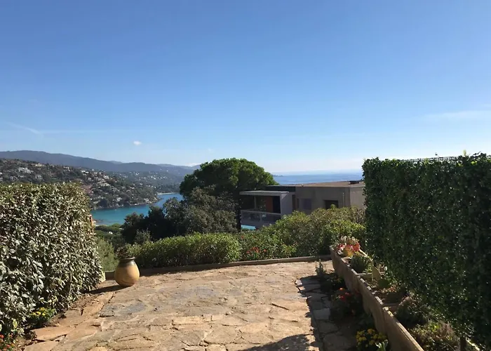 Peaceful Retreat With Stunning Sea View Private Terrace & Garden Le Lavandou